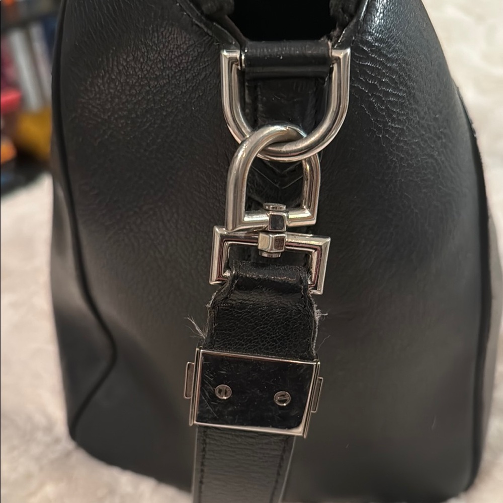 ✨HP✨ Givenchy Antigona Bag - Picture 3 of 15